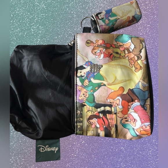 Disney Snow White & Dwarfs Cosmetic Case and Detachable Matching Lipstick Case - Picture 5 of 11